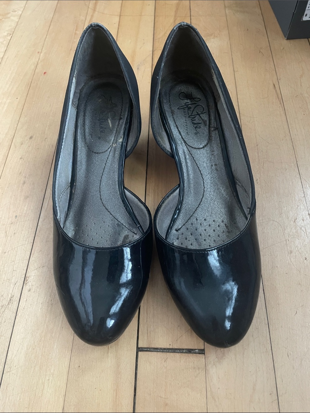 Life Strides Black Women's Patent Round-Toe Pumps